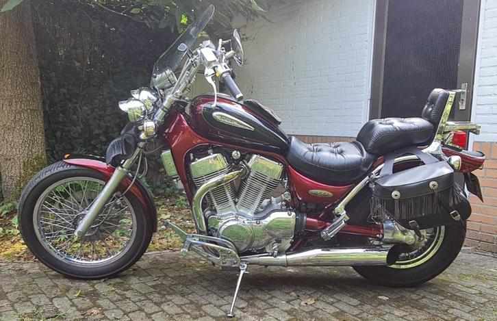 Suzuki Intruder 1400 weinig km, Motoren, Motoren | Suzuki, Particulier, Chopper, 2 cilinders, Cardan-aandrijving, Ophalen