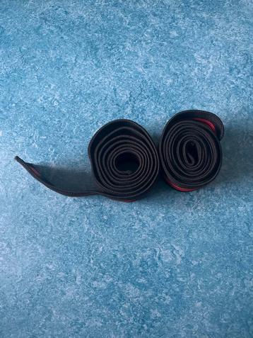 Knie Straps beschikbaar voor biedingen