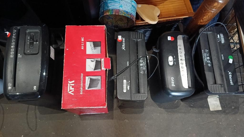 Papiervernietiger met opvangbak, Ophalen of Verzenden, Gebruikt