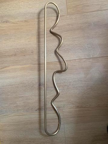 ferm LIVING Curvature handdoekhaak van messing goud beschikbaar voor biedingen