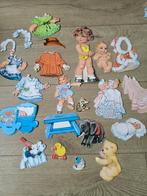 Vintage aankleedpop van papier meisje met baby, Verzamelen, Ophalen of Verzenden, Gebruikt, Pop