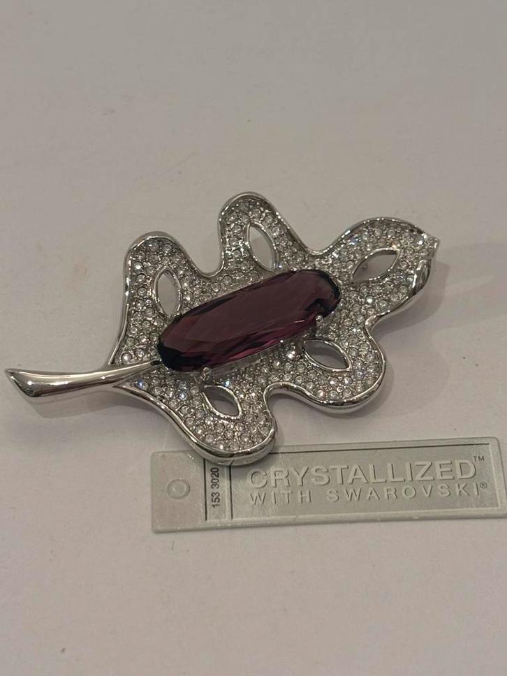 Vintage Blad Broche met Swarovski Kristallen, Sieraden, Tassen en Uiterlijk, Broches, Nieuw, Overige materialen, 4 tot 7 cm, Met kristal
