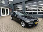 BMW 3-serie Touring 320i M Sport Edition Origineel NL 2e Eig, Te koop, Benzine, 73 €/maand, 1405 kg