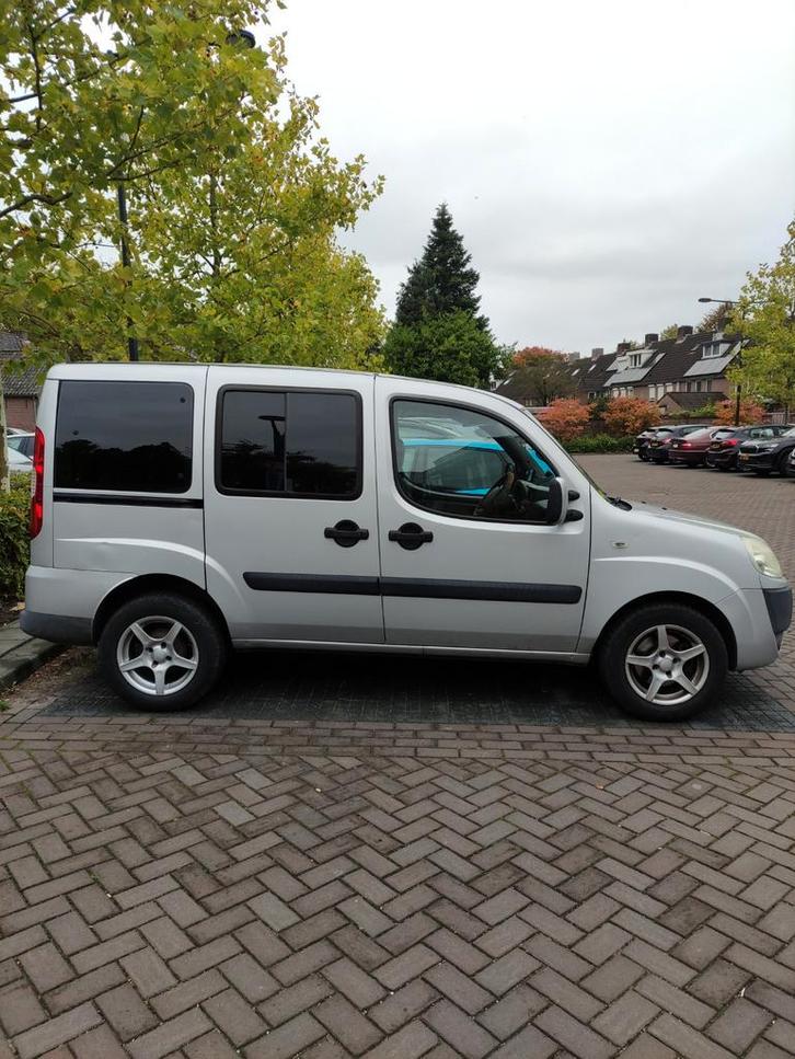 Fiat Doblo 1.4 2008 Grijs, Auto's, Fiat, Particulier, Doblo, Benzine, D, Overige carrosserieën, Handgeschakeld, Geïmporteerd, Zilver of Grijs