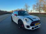 Mini Cooper 2.0 John Cooper Works AUT 2017 Wit, 1998 cc, 1195 kg, Zwart, 4 cilinders