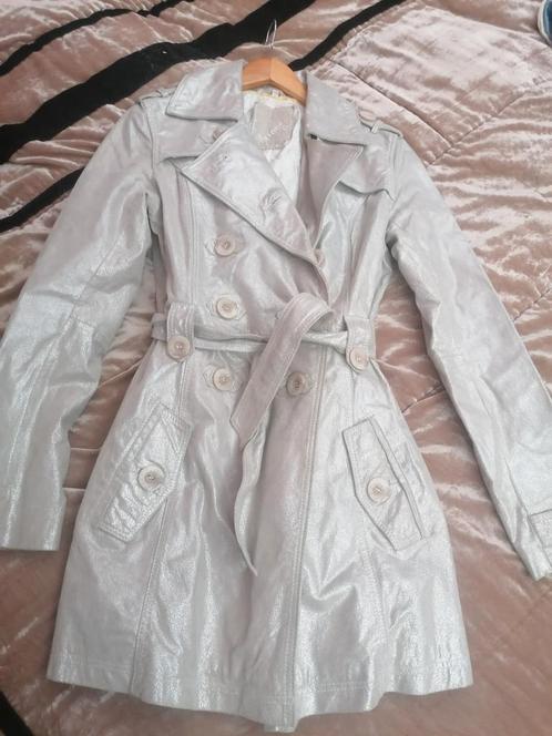 Maze leren trenchcoat met glans / Maat S, Kleding | Dames, Jassen | Winter, Zo goed als nieuw, Maat 42/44 (L), Beige, Ophalen of Verzenden
