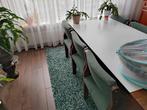 vinted eethoek tafel met kras vrij blad en zes stoelen deze, Huis en Inrichting, Tafels | Eettafels, 50 tot 100 cm, 150 tot 200 cm