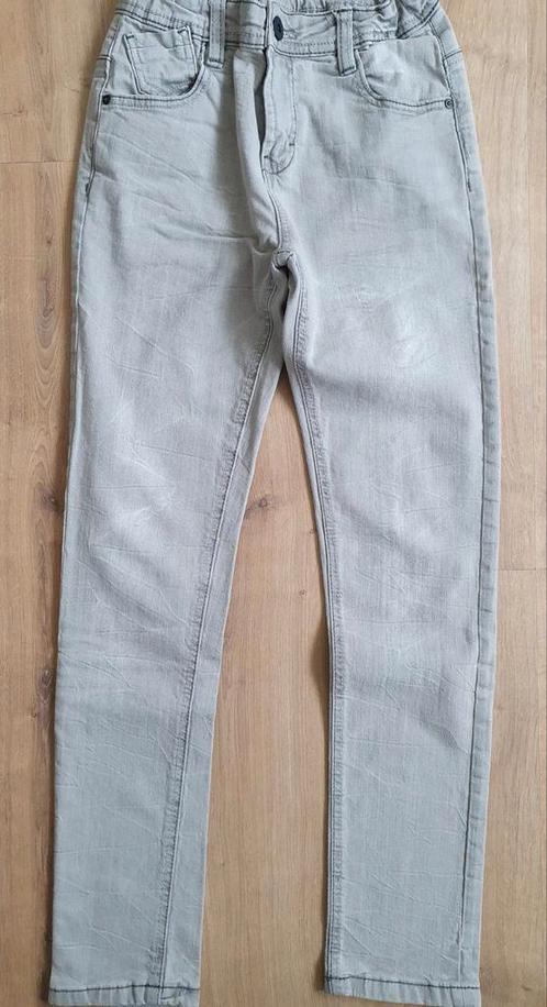 Grijze jeans lange broek 164 jongen, Kinderen en Baby's, Kinderkleding | Maat 164, Jongen, Broek, Ophalen of Verzenden