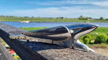 Winged hood ornament Holden FJ Motorkap embleem G.M.H. GMH beschikbaar voor biedingen