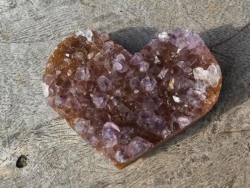 Gaaf amethist hartje, Verzamelen, Mineralen en Fossielen, Mineraal, Ophalen of Verzenden