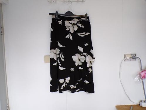 Leuke rok zwart/groen/grijs/wit Only Carmakoma 46 nieuw, Kleding | Dames, Grote Maten, Nieuw, Rok, Zwart, Ophalen of Verzenden