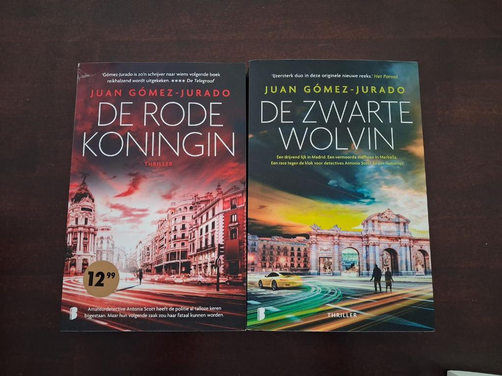 Juan Gómez Jurado - de rode koningin/ de zwarte wolvin, Boeken, Ophalen of Verzenden, Gelezen