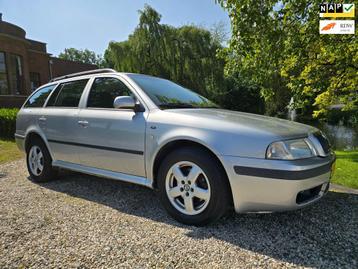 Skoda Octavia Combi 2.0 Elegance AIRCO *apk:01-2026* beschikbaar voor biedingen