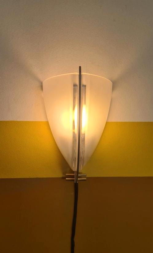 Een postmoderne wandlamp voor veart vesta gemaakt van murano, Huis en Inrichting, Lampen | Wandlampen, Ophalen of Verzenden