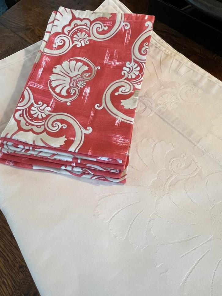 Prachtig luxe groot tafelkleed vsn Christofle, Huis en Inrichting, Tafelkleden, Zo goed als nieuw, Rechthoek, Ophalen of Verzenden