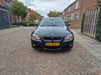 BMW 3-Serie 2.0 I 318 2011 Zwart, Auto's, Achterwielaandrijving, Leder en Stof, Zwart, Origineel Nederlands
