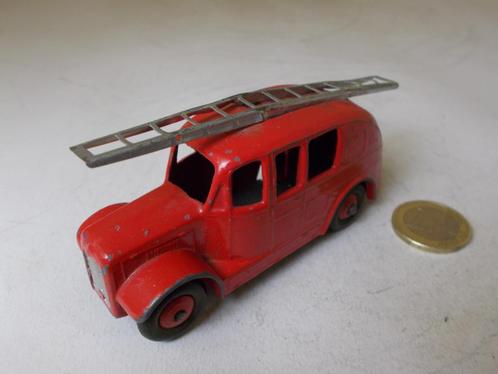 1956 Dinky Toys 250 STREAMLINED FIRE ENGINE (-F-), Hobby en Vrije tijd, Modelauto's | 1:43, Gebruikt, Bus of Vrachtwagen, Dinky Toys