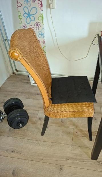 4 Loom merk ratan stoelen beschikbaar voor biedingen