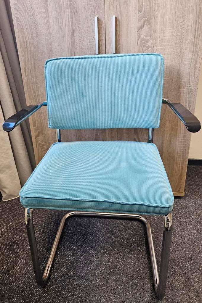 Zuiver Eetkamerstoel - Stijlvol en Comfortabel 4 of 6 stuks, Huis en Inrichting, Stoelen, Zo goed als nieuw, Stof, Blauw, Ophalen of Verzenden