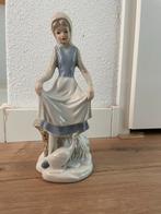 NAO by Lladro Porseleinen Beeldje - Meisje met Gans, Antiek en Kunst, Antiek | Keramiek en Aardewerk, Ophalen of Verzenden