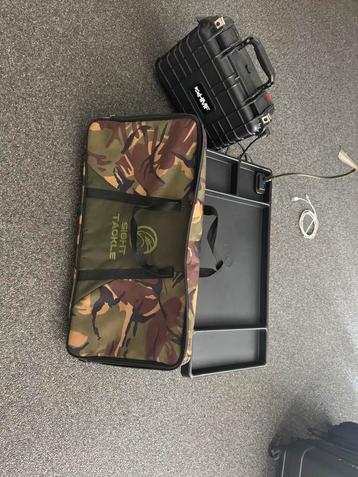 Bivvy tafel met accukoffer beschikbaar voor biedingen