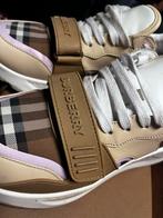 Burberry Schoenen Maat 41 - Zo Goed Als Nieuw!, Ophalen of Verzenden, Zo goed als nieuw, Beige, Sneakers of Gympen