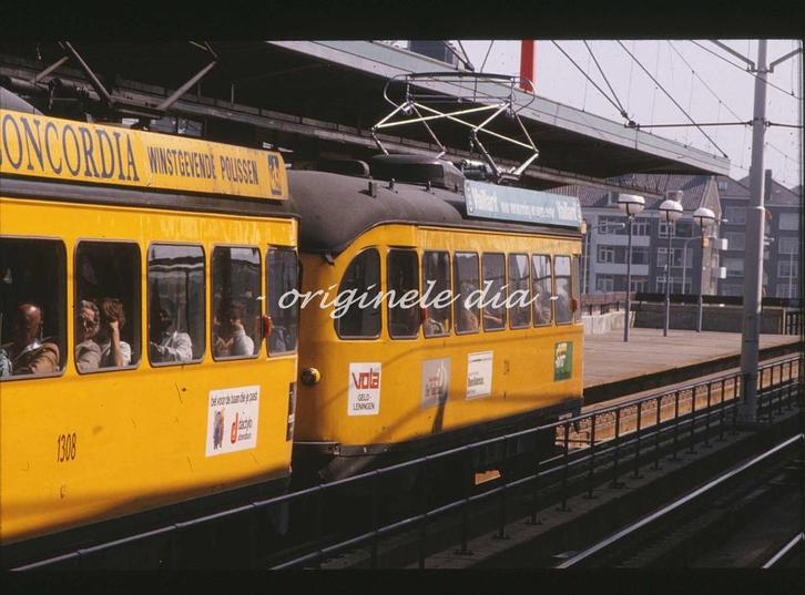 h282: dia van HTM PCC tram 2114, Ternoot, '80s, Verzamelen, Spoorwegen en Tramwegen, Gebruikt, Tram, Kaart of Prent, Ophalen of Verzenden