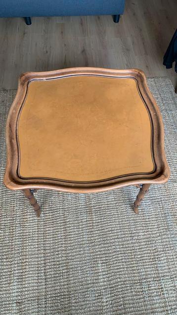 Te koop vintage tafel uit de jaren 70 beschikbaar voor biedingen
