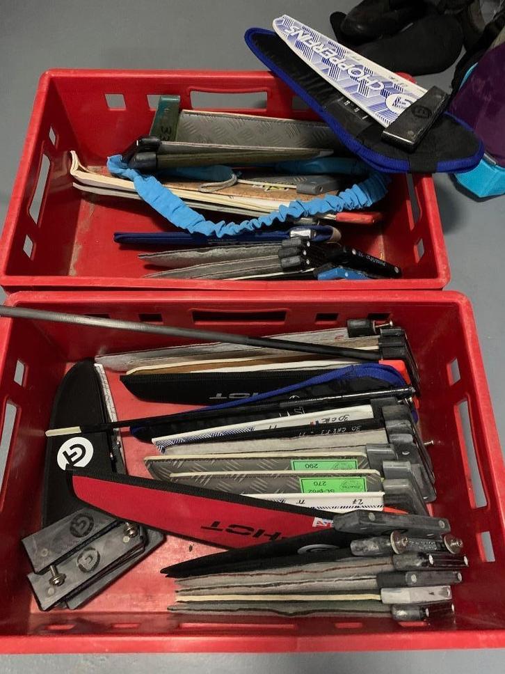 Tuttlebox en DTB vinnen speed en slalom, Watersport en Boten, Windsurfen, Zo goed als nieuw, Plank, Minder dan 250 cm, Minder dan 5 m²