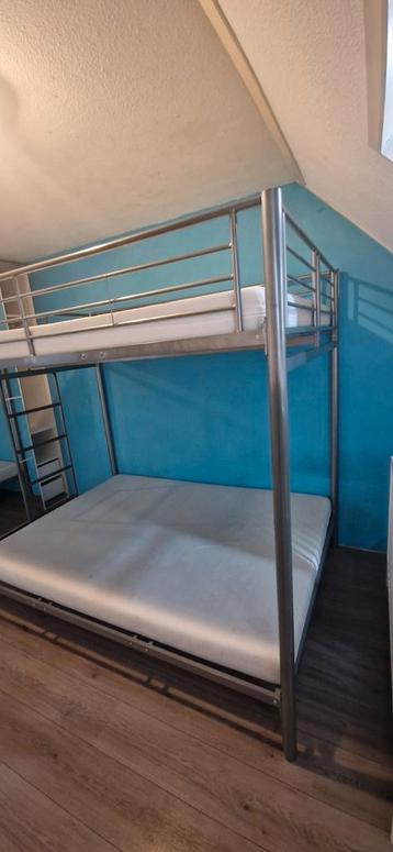 Stevig Antraciet Stapelbed 140x200 cm Ideaal voor Volwasse beschikbaar voor biedingen