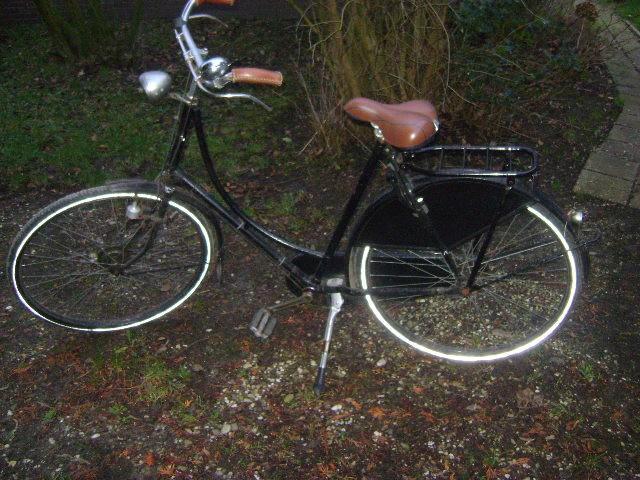 antieke oma fiets, Fietsen en Brommers, Fietsen | Dames | Omafietsen, Gebruikt, 56 cm of meer, Ophalen
