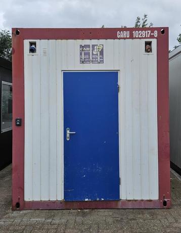 Sanitairunit, toiletunit, wastafels, douches, urinoir, WC's beschikbaar voor biedingen
