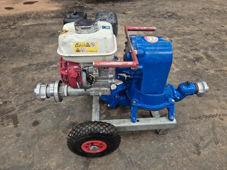 Caffini Libellula 1-3 membraanpomp, Zakelijke goederen, Machines en Bouw | Pompen en Compressoren, Ophalen