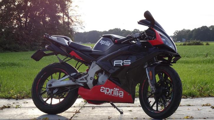Aprlia rs50 2009 D50B0 blok, Fietsen en Brommers, Brommers | Derbi, Zo goed als nieuw, Maximaal 45 km/u, Ophalen