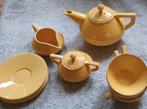 Vintage Geel Theeservies - Jaren 60 Retro, Gebruikt, Keramiek, Ophalen of Verzenden, Overige stijlen