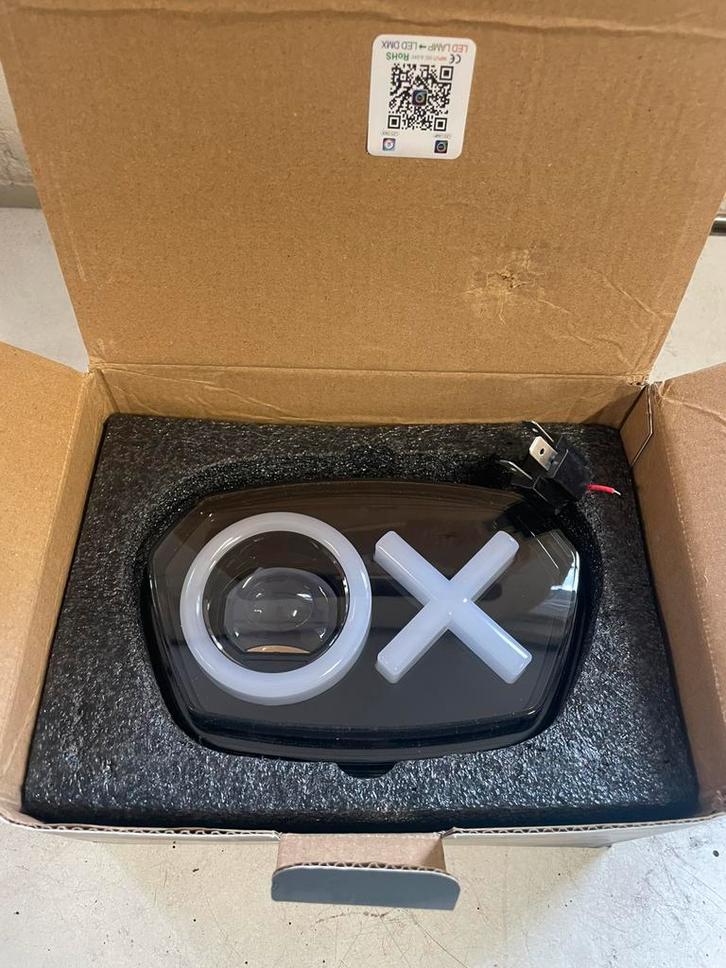 LED Koplamp Angel eye Vespa Sprint 2015 t/m 2025 – Nieuw!, Fietsen en Brommers, Brommeronderdelen | Scooters, Nieuw, Vespa, Koplamp