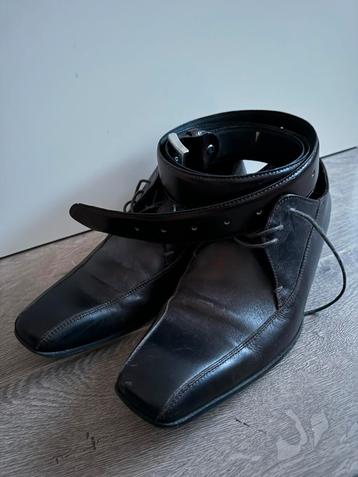 Nette donkerbruine herenschoenen - maat 41 + riem beschikbaar voor biedingen