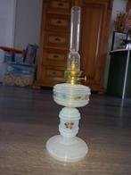 Antieke olielamp met decoratie, Antiek en Kunst, Antiek | Lampen, Ophalen of Verzenden