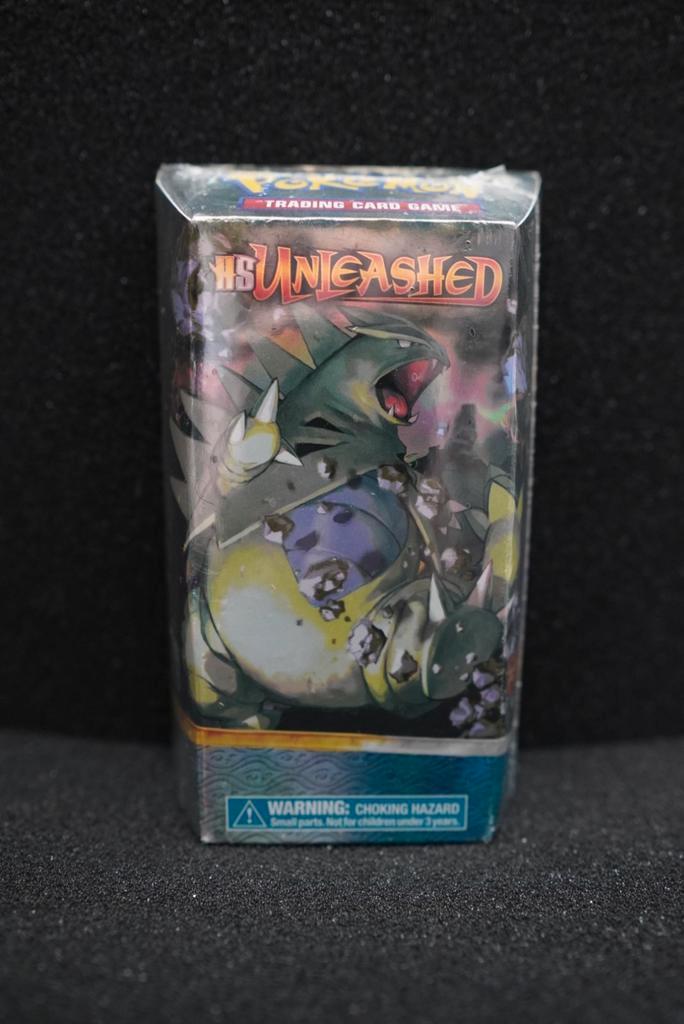 Hs unleashed theme deck tyranitar, Hobby en Vrije tijd, Verzamelkaartspellen | Pokémon, Zo goed als nieuw, Ophalen of Verzenden