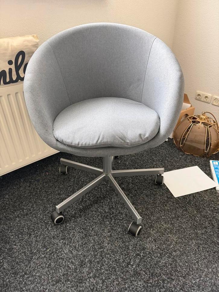 IKEA Skruvsta bureaustoel - Zo goed als nieuw!, Huis en Inrichting, Bureaustoelen, Zo goed als nieuw, Bureaustoel, Grijs, Ophalen of Verzenden