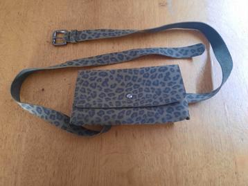 Nieuwe buiktas panterprint groen/zwart beschikbaar voor biedingen