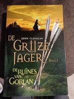 De Grijze Jager: De Ruïnes van Gorlan - John Flanagan, Boeken, Ophalen of Verzenden, Zo goed als nieuw, John Flanagan