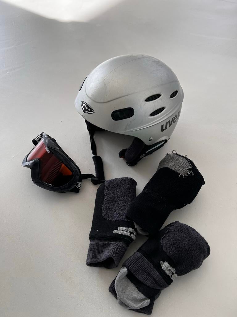 Skihelm, bril en skisokken, Sport en Fitness, Skiën en Langlaufen, Overige merken, Gebruikt, Ophalen of Verzenden, Kleding