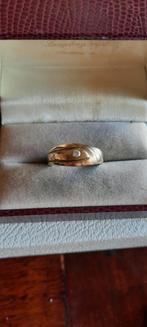 Antieke ring, 8 karaat goud,met diamantje., Ophalen of Verzenden, Goud, Ring, Met edelsteen