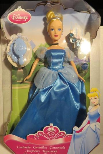 Disney princess Cinderella, Simba Barbie formaat beschikbaar voor biedingen