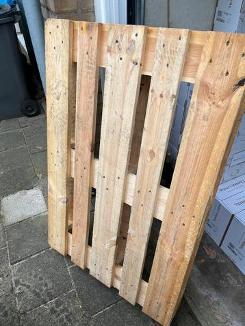 Euro pallets te koop. Mag weg voor €8-‘ p/s beschikbaar voor biedingen