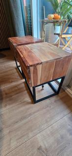 2x Industriele nachtkastjes mangohout, Huis en Inrichting, Slaapkamer | Nachtkastjes, Ophalen, Zo goed als nieuw, Hout