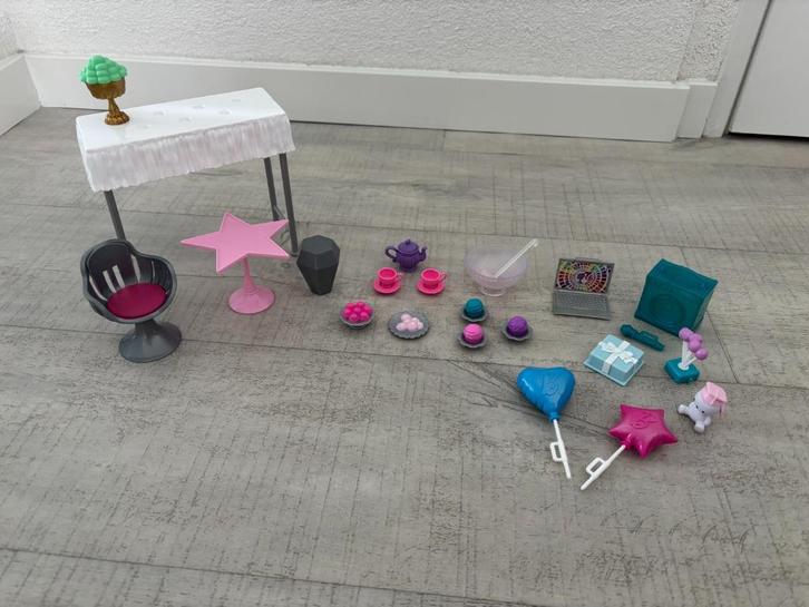 Als nieuw 25-delige Barbie feest party speelset accessoires!, Kinderen en Baby's, Speelgoed | Poppen, Zo goed als nieuw, Barbie