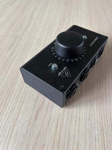 Speakers controller beschikbaar voor biedingen