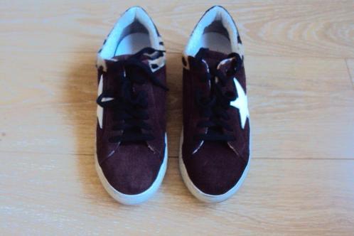 Sneaker van het merk Clou maat 40, Kleding | Dames, Schoenen, Nieuw, Ophalen of Verzenden
